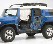 2011 Toyota FJ Cruiser IIHS Side Impact Crash Test Picture